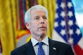 Secretario de Energía de EE. UU. llega a Venezuela en visita estratégica para evaluar el sector petrolero